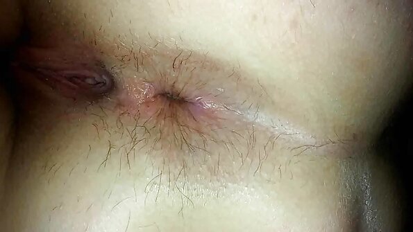 Riley Reid masturbiert unter der Dusche und sie mag es