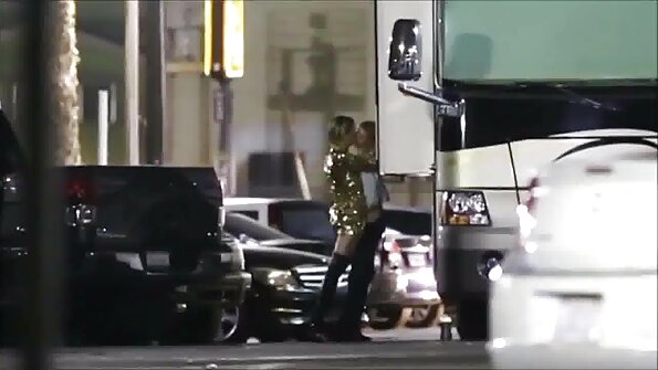 Lexi Lovell wird von ihrem reifen Psychiater in den Arsch gefickt