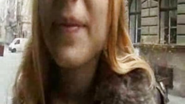 Weißes Schulmädchen Scarlet Red bekommt von BBCs Spucke geröstet