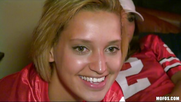 Unglaubliche MILF Kathy Anderson liebt seine warme Zunge