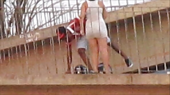 Angela White benutzt ihre großen Brüste für seinen großen schwarzen Schwanz