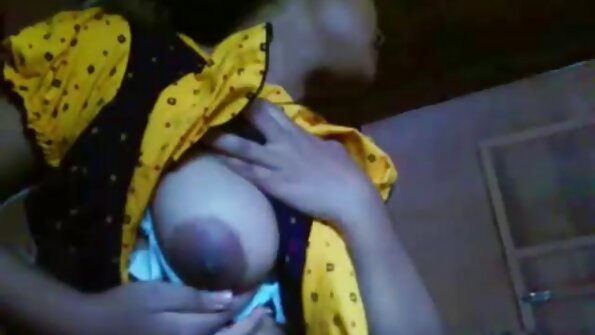 Gia Page ist ein Hottie, der zum Sex eine rote Perücke trägt
