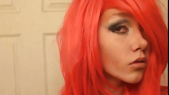 Coco Kiss lutscht und fickt ihren Stiefbruder